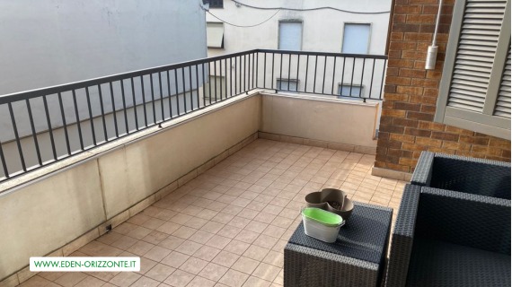 balcone vuoto in provincia di milano