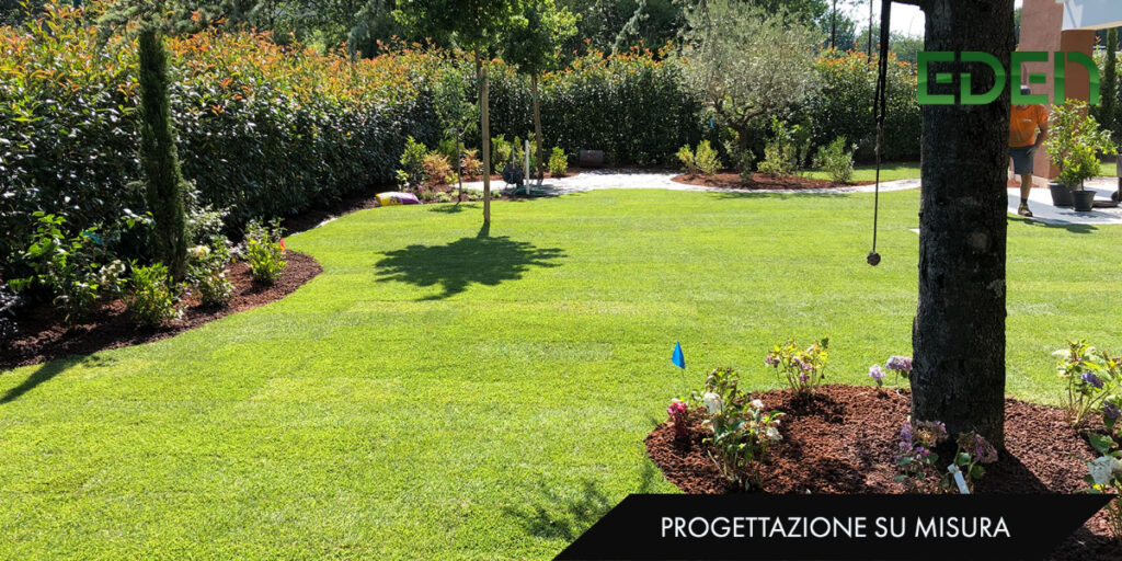 Giardino sintetico con aiuola